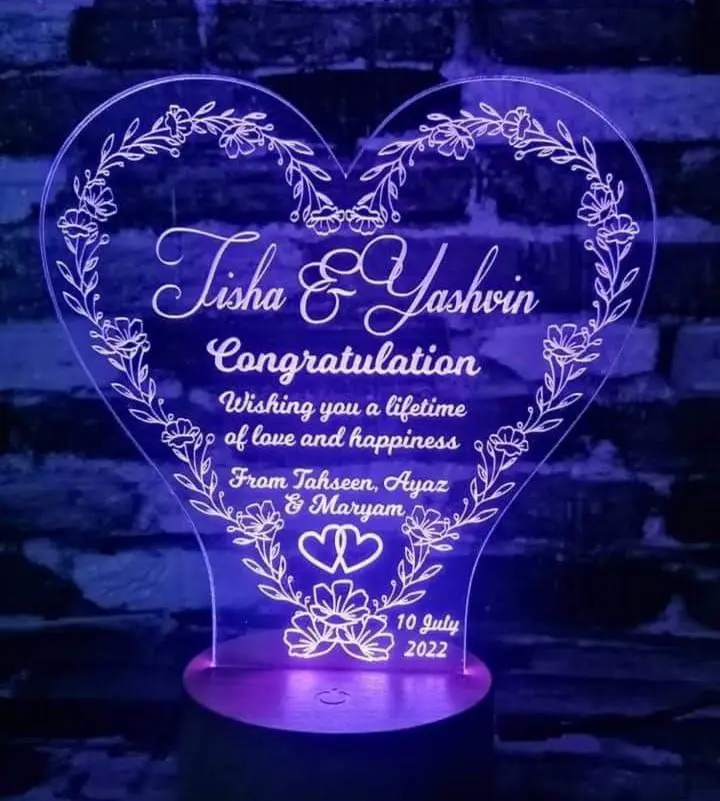 Heart Form Floral Border - Led Lamp - Engraving (19cm)