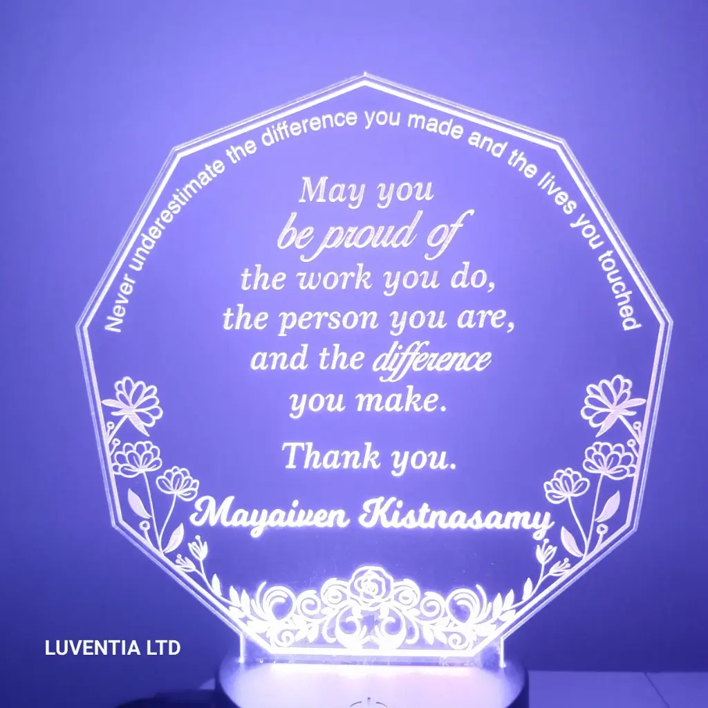 Polygon with Floral Bottom - Led Lamp - Engraving (18cm)